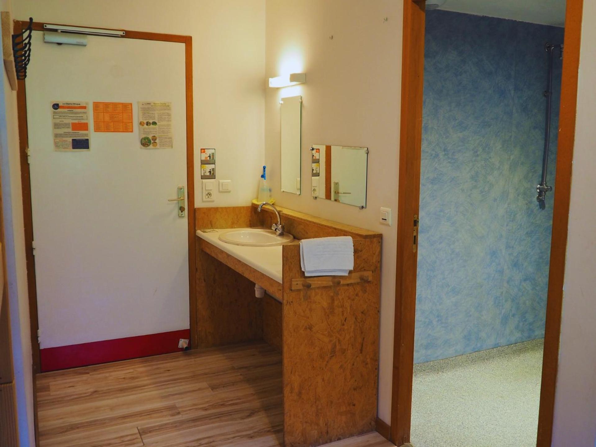 Auberge De Jeunesse Hi La Clusaz Bilik gambar
